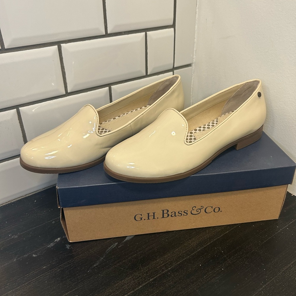 G.H. Bass & Co. Women's Beige Loafers